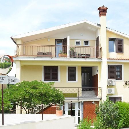Sherlock'S Holidays Boutique Rooms Portorose Esterno foto