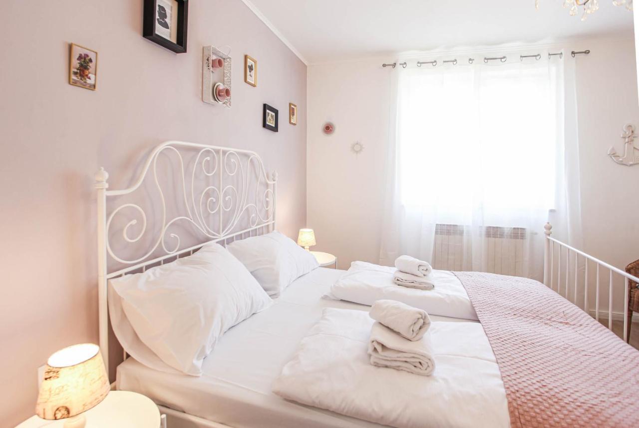 Sherlock'S Holidays Boutique Rooms Portorose Esterno foto