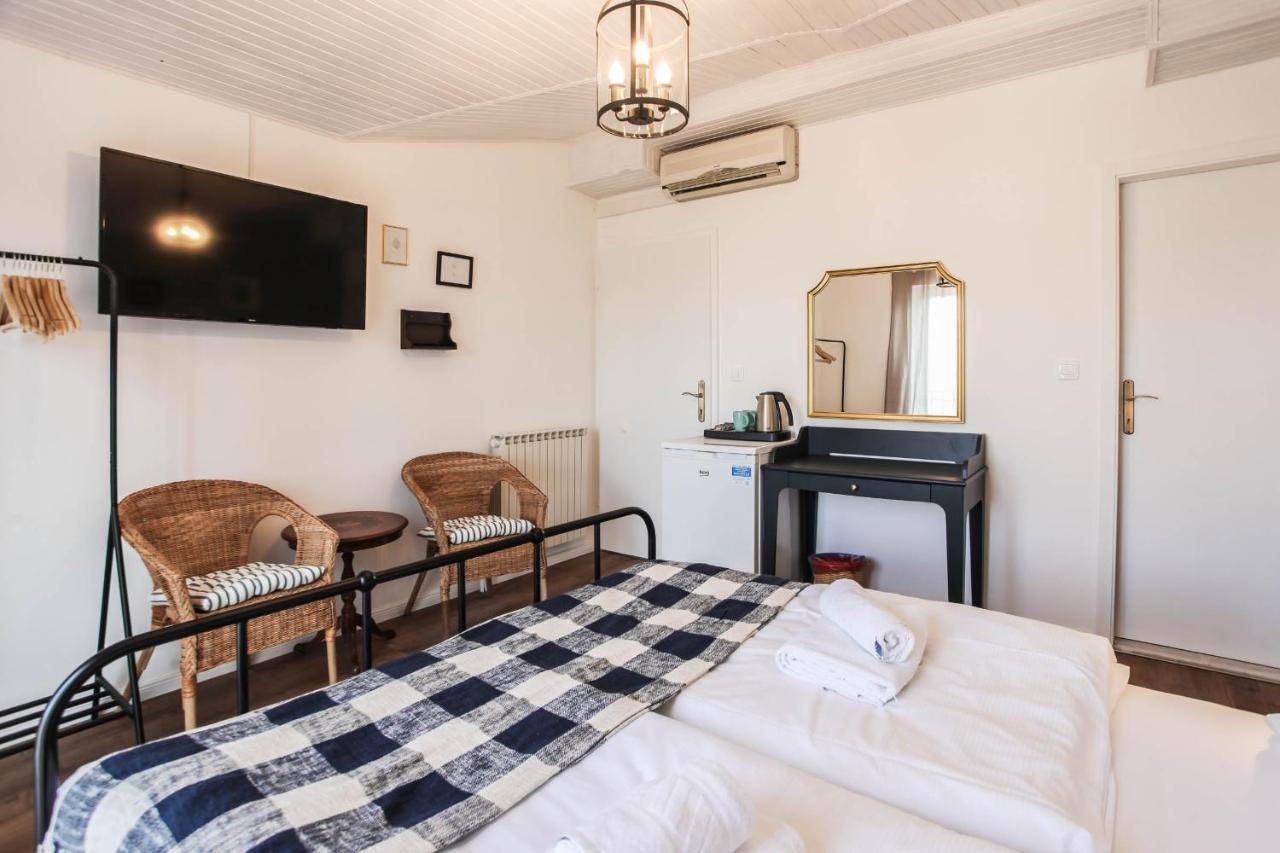 Sherlock'S Holidays Boutique Rooms Portorose Esterno foto